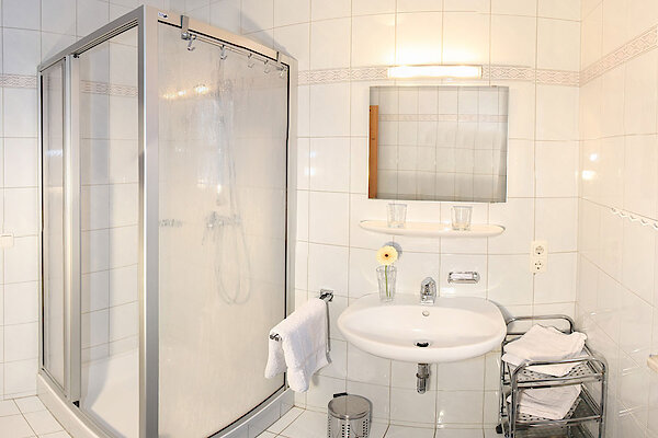 Bad mit Dusche  - Fewo in Bayern